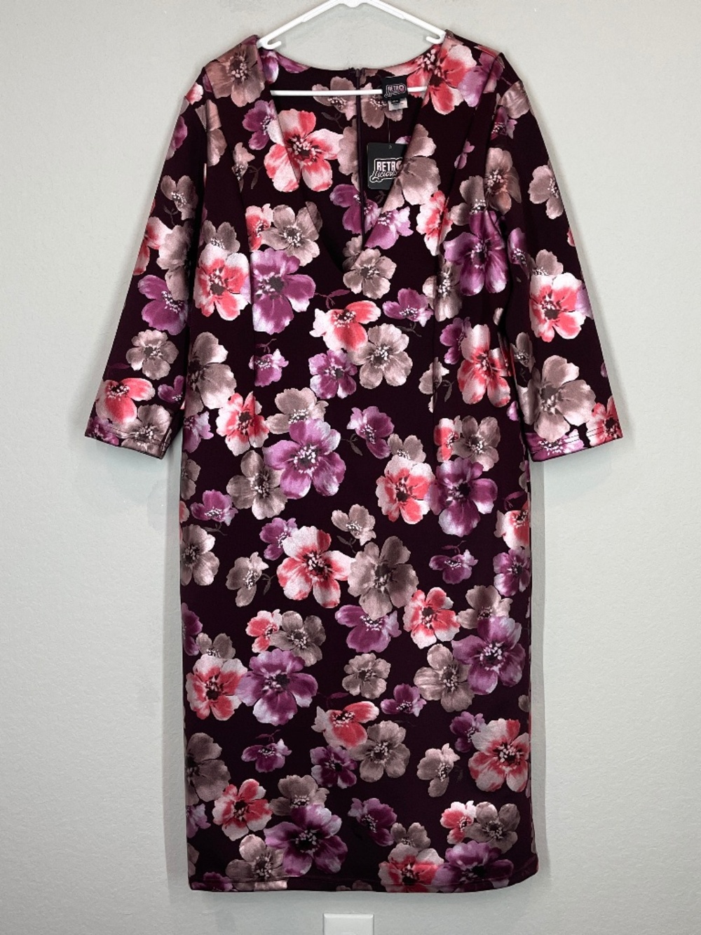 Retrolicious Floral Sheath Dress V Neck 3/4 Sleeve Women's Size 2X Stretch